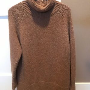 Babaton turtle neck sweater in small. Brown. Very warm sweater